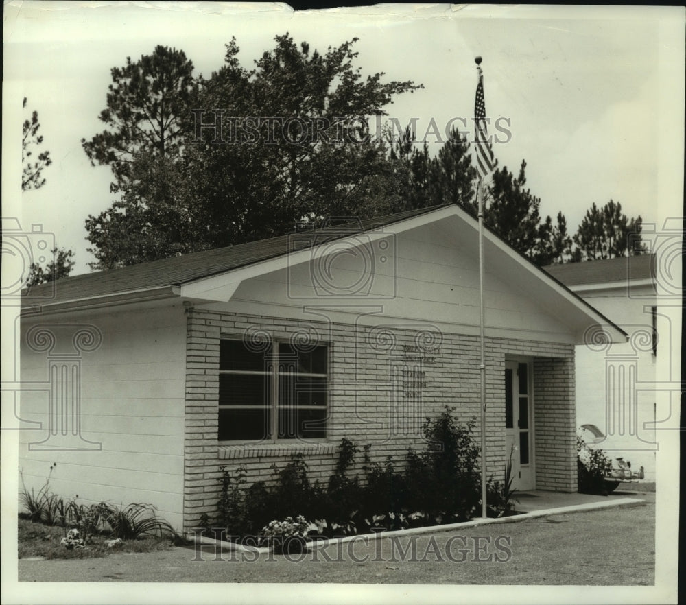 1965 Press Photo Exterior of Post Office building, Perdido, Alabama - amra08016