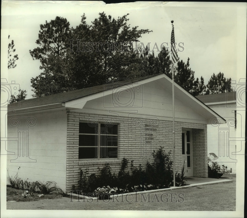 Load image into Gallery viewer, 1965 Press Photo Exterior of Post Office building, Perdido, Alabama - amra08016
