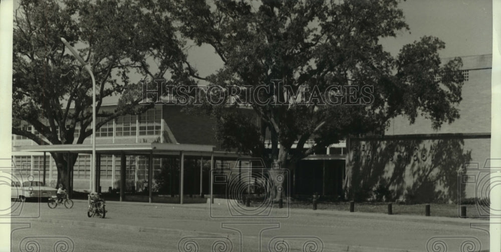 1970 Press Photo Exterior of the BC Rain building, Alabama- Historic Images