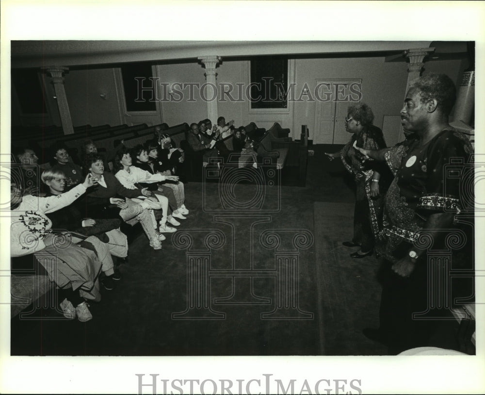 1991 Press Photo Musical Act at First Night Mobile, Alabama - amra08076- Historic Images