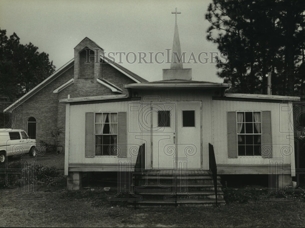 1987 Press Photo Exterior of Trinity Presbyterian Church, Alabama- Historic Images