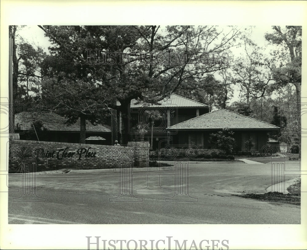 1986 Press Photo Exterior view of Point Clear Place, Point Clear, Alabama- Historic Images