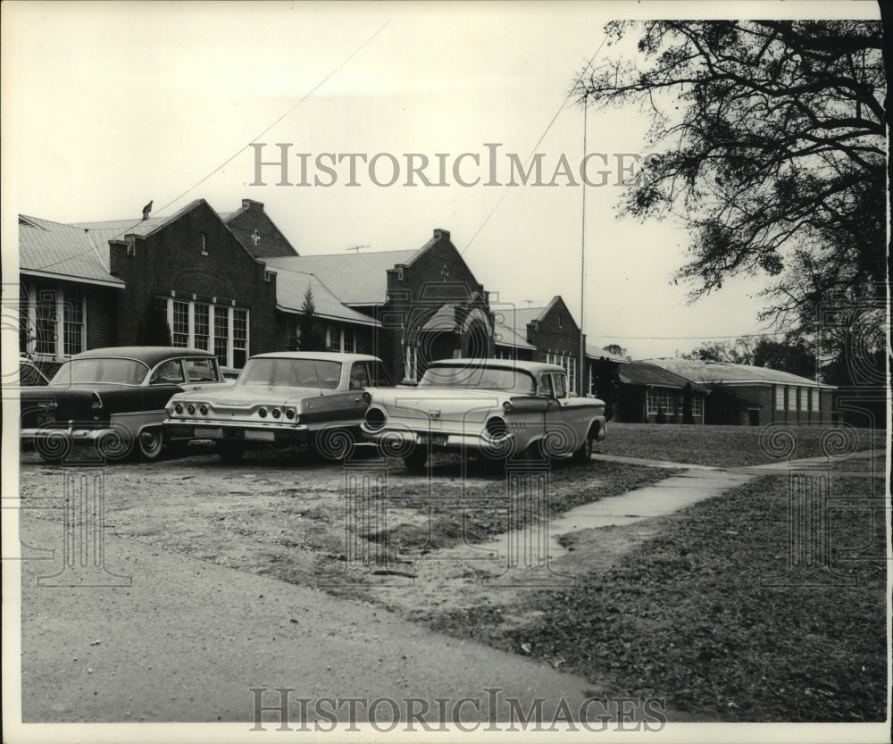 1964 Press Photo Exterior view of Evergreen High School, Alabama- Historic Images