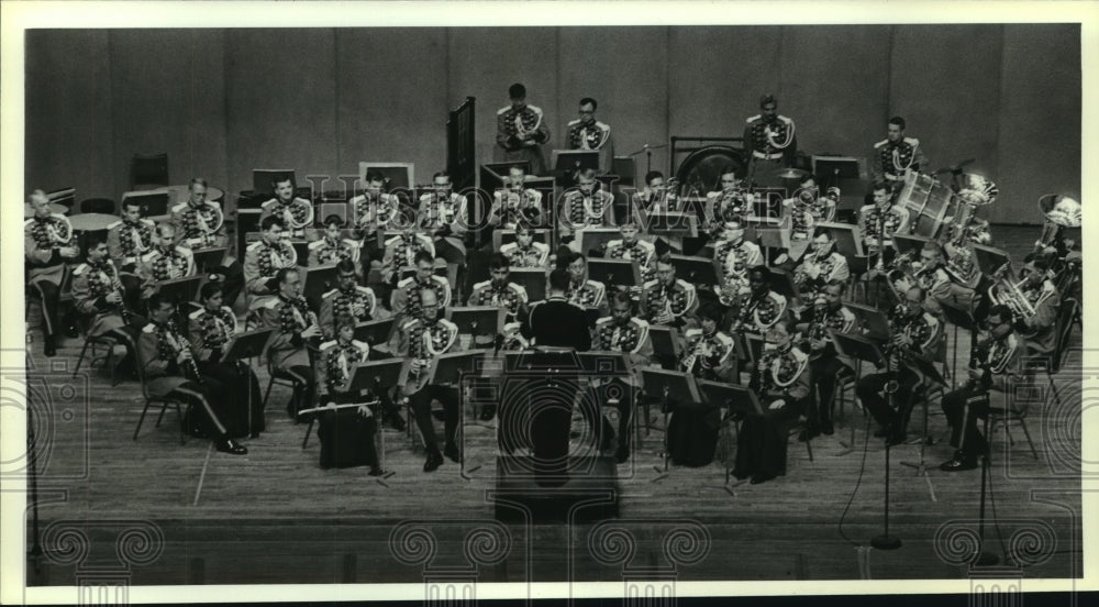 1986 Press Photo U.S. Marine Band performs in Alabama - amra08567- Historic Images
