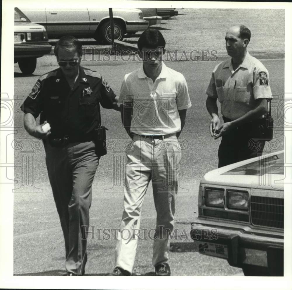 1989 Press Photo Joel Clayton Arrested for Murder, Flowers, Alabama- Historic Images