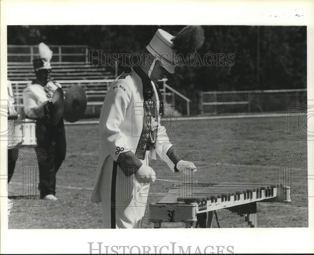 1990 Press Photo B.C. Rain at a marching band festival, Alabama- Historic Images