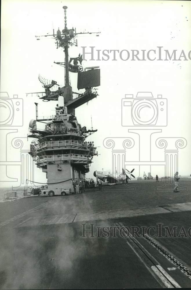 1988 Press Photo Deck on USS Coral Sea near Alabama coast- Historic Images