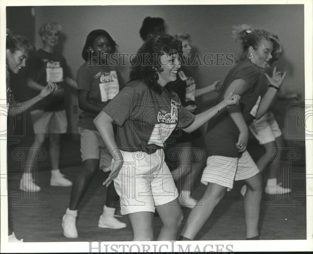 1990 Press Photo Jr. Miss contestants practice routine in Alabama - Historic Images