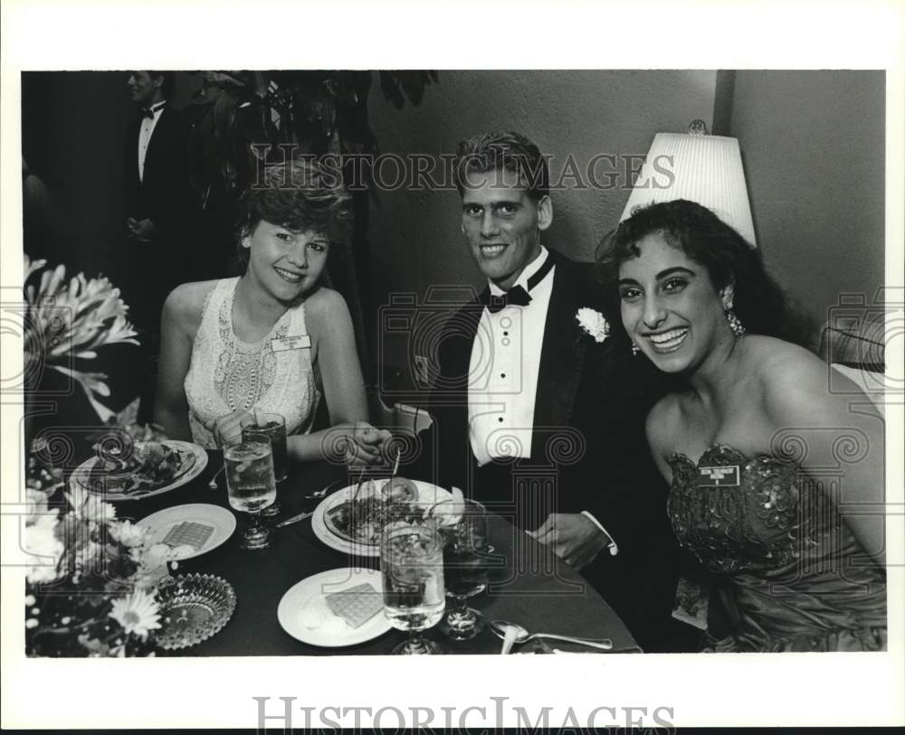 1990 Press Photo Jr. Miss contestants enjoy dinner at formal Alabama event- Historic Images