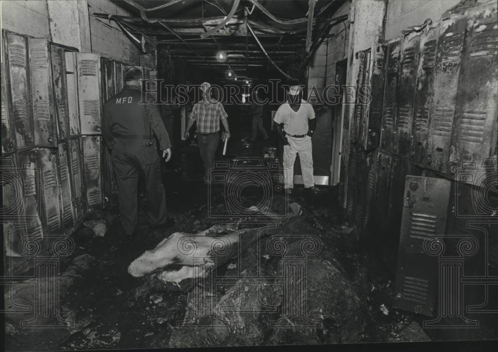 1989 Press Photo Fire damaged hallway at Phillips Middle School, Alabama- Historic Images