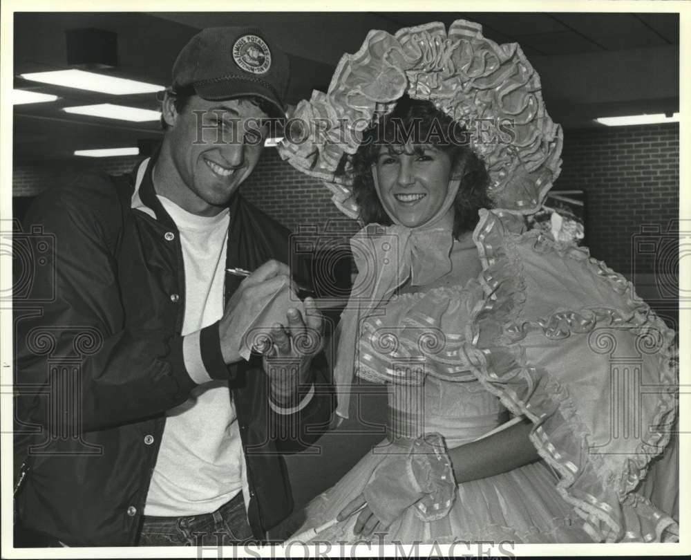 1988 Press Photo Chuck Cecil and Melody Youngblood at Senior Bowl, Alabama- Historic Images