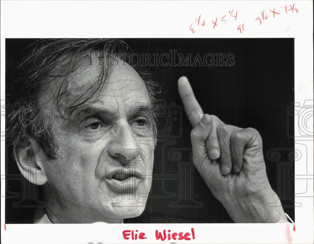 1985 Press Photo Elie Wiesel, Holocaust Survivor at Syracuse University New York- Historic Images