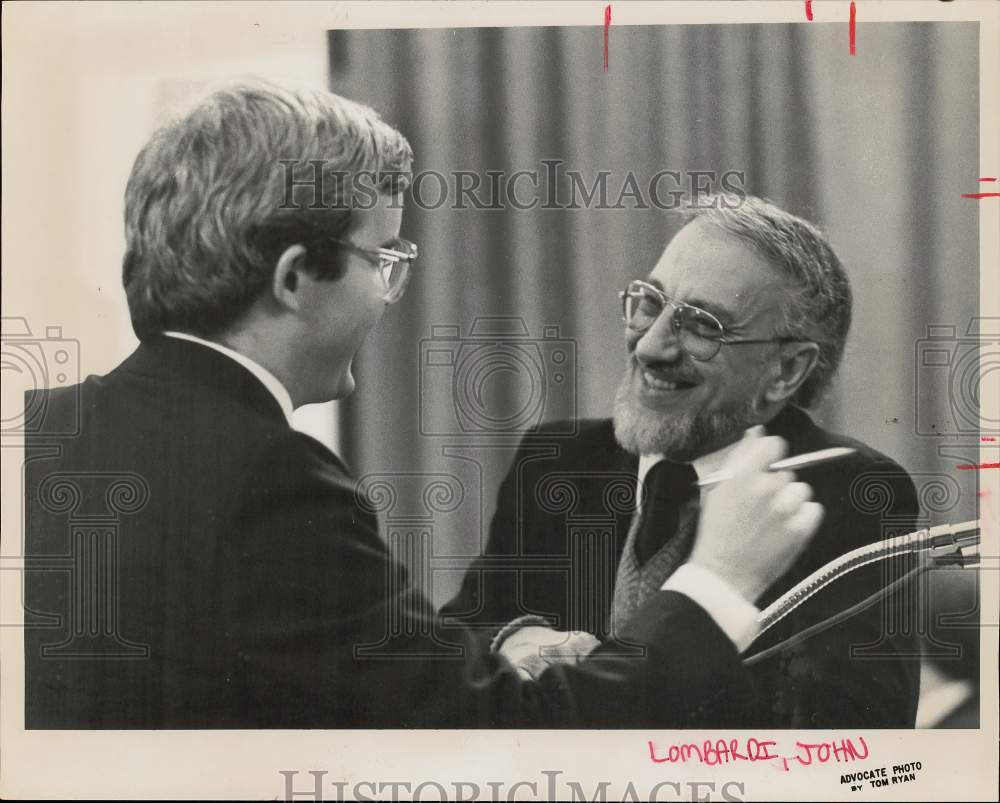 1985 Press Photo Michael Lyons & John Lombardi at Norwalk Common Council Meeting- Historic Images