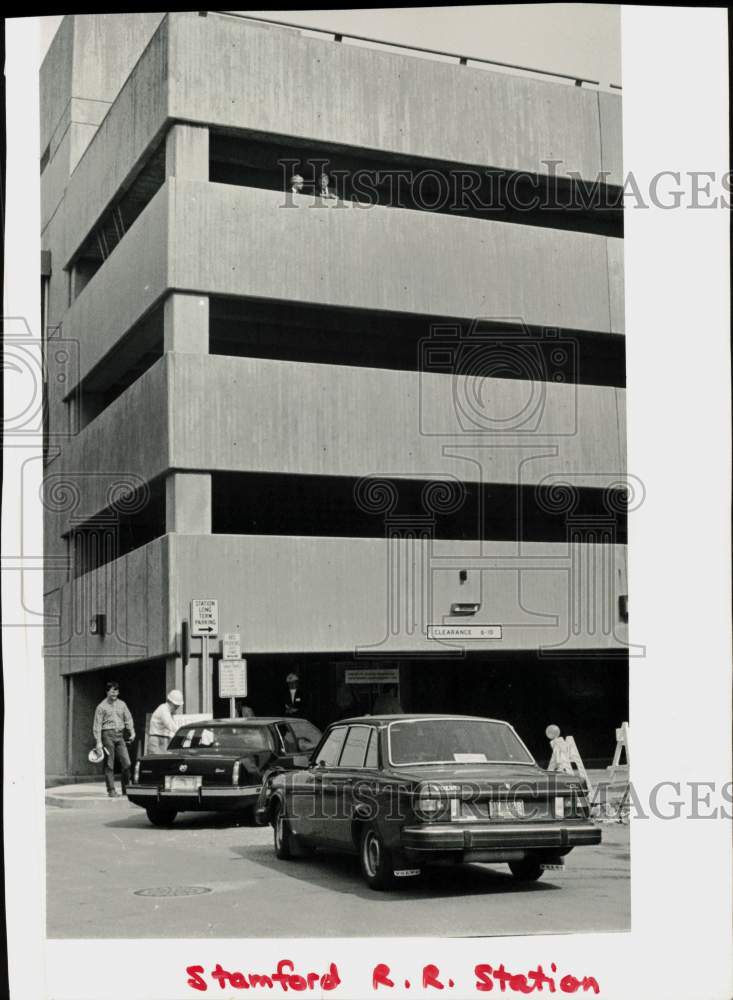 1987 Press Photo Cars enter Stamford Transportation Center Garage for first time- Historic Images