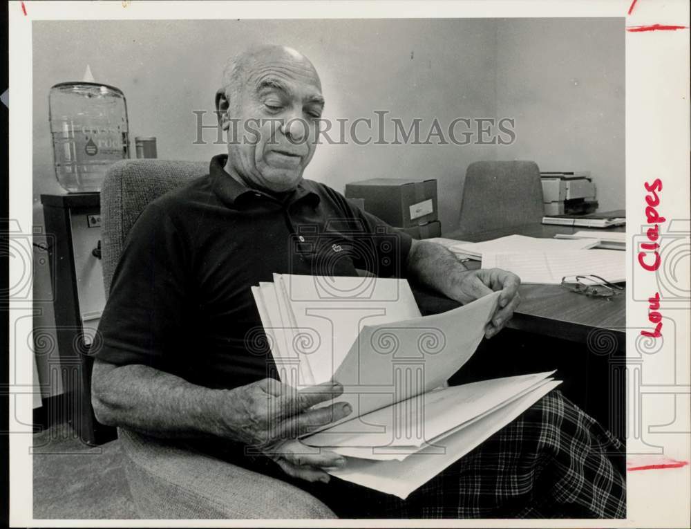 1984 Press Photo Former Mayor Louis Clapes at the Bank in Stamford, Connecticut- Historic Images