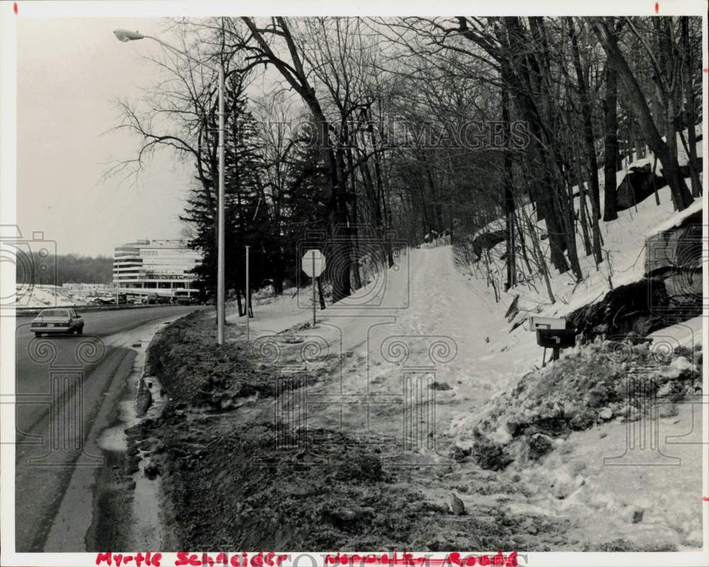 1987 Press Photo Snow covers Unplowed O&#39;Donnell Road in Norwalk, Connecticut- Historic Images