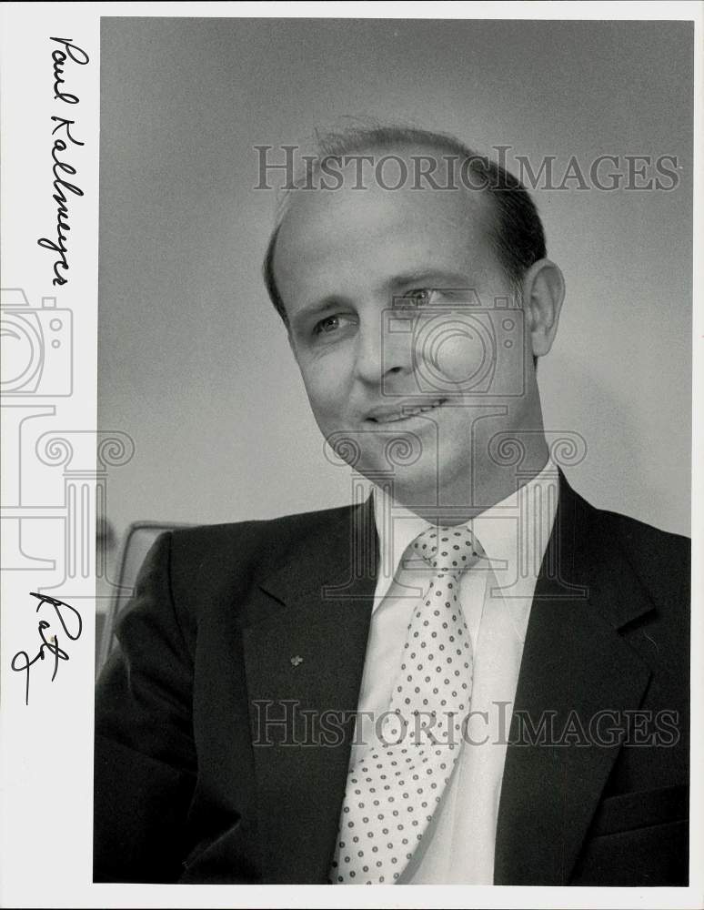 Press Photo Paul Kallmeyer listens to discussion - ctca00813- Historic Images