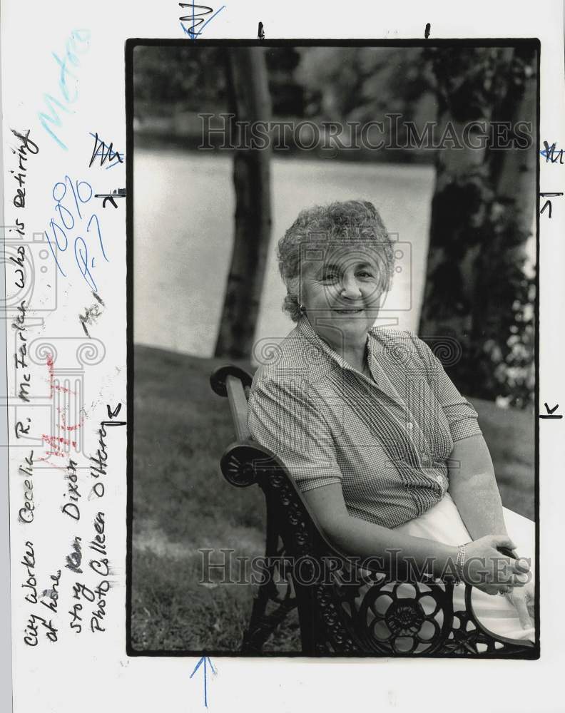 Press Photo Retiring city worker Cecelia McFarlan in her home - ctca02056- Historic Images