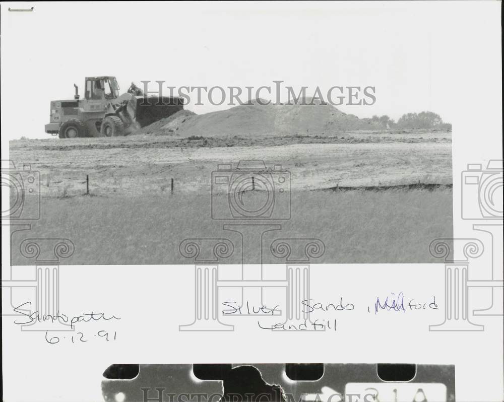 1991 Press Photo General view of the Silver Sands Landfill in Milford, CT- Historic Images