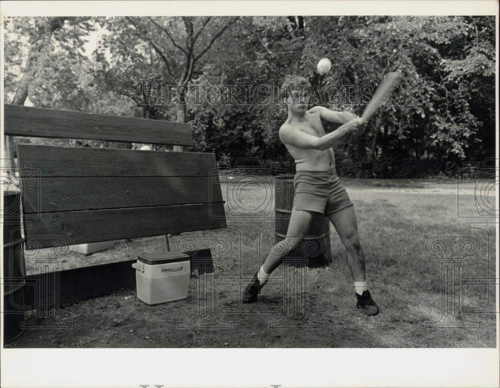 Press Photo Thomas Stansmoeski plays during 4th of July picnic at Greenwich Pt.- Historic Images