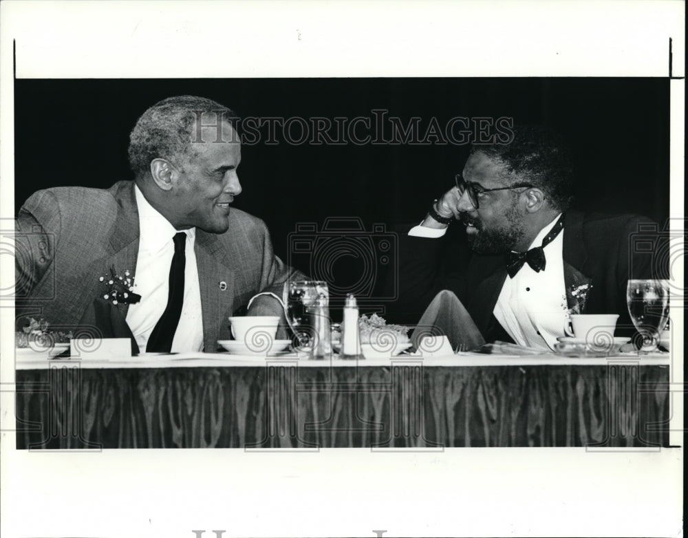 1991 Press Photo  Singer Harry Belafonte Cleveland Mayor Michael R. White - Historic Images