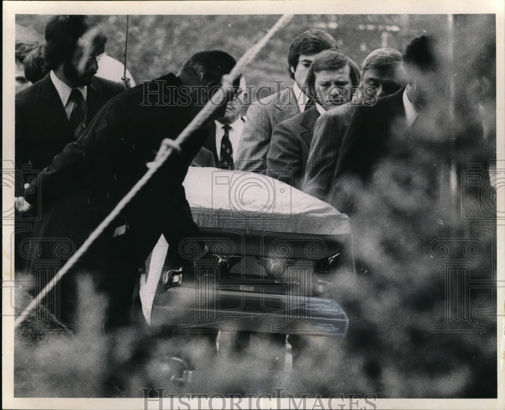 1972 Press Photo Funeral of David Berger- Historic Images