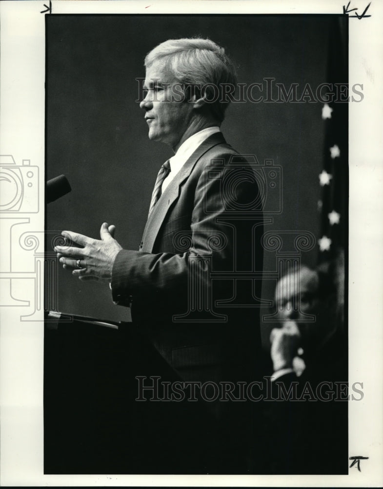 Load image into Gallery viewer, 1984 Press Photo David Bergland Libertarian party Presidential Candidates
