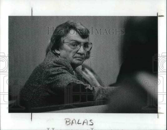 1990 Press Photo Ronald F. Balas in Shaker Municipal Court.- Historic Images