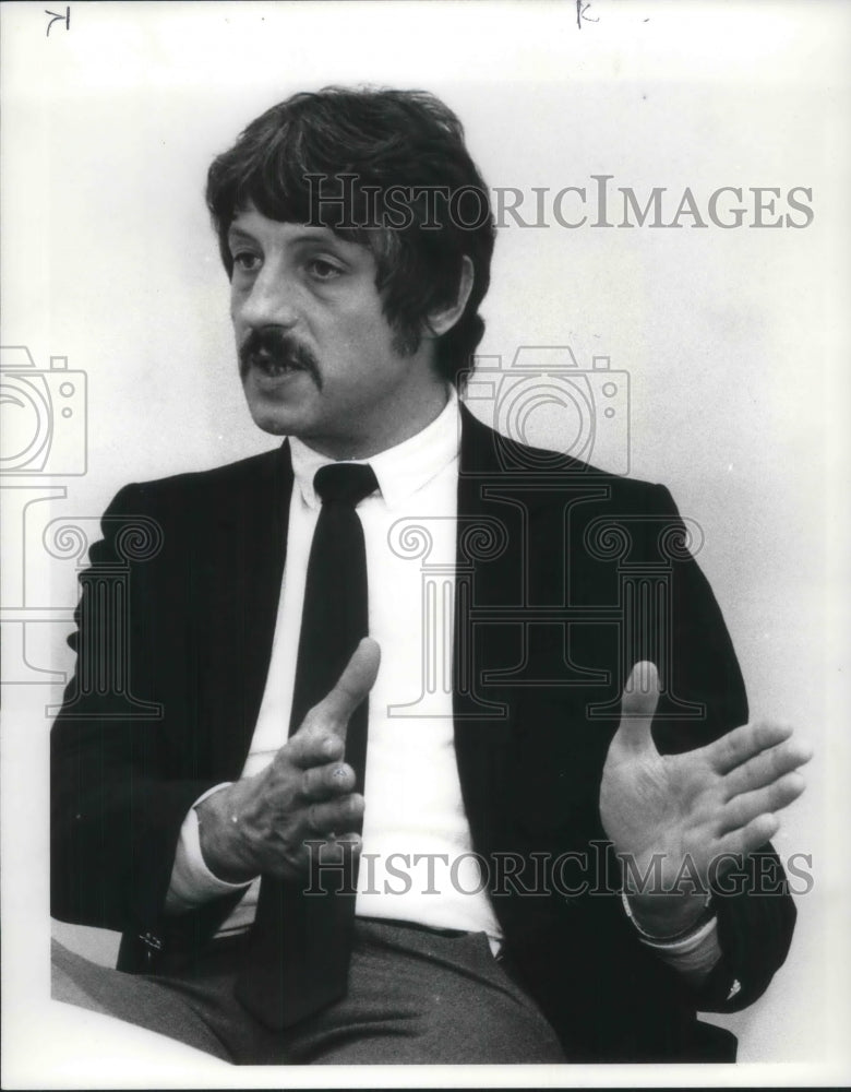 1984 Press Photo Nick Anning author of Technobandits- Historic Images