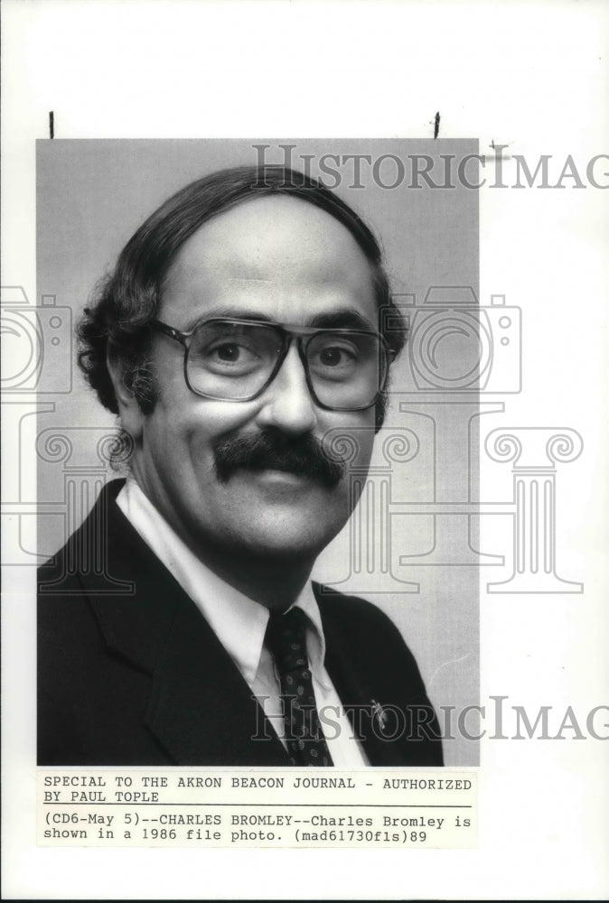 1986 Press Photo Charles H. Bromley, Executive Director, National Neighbors- Historic Images