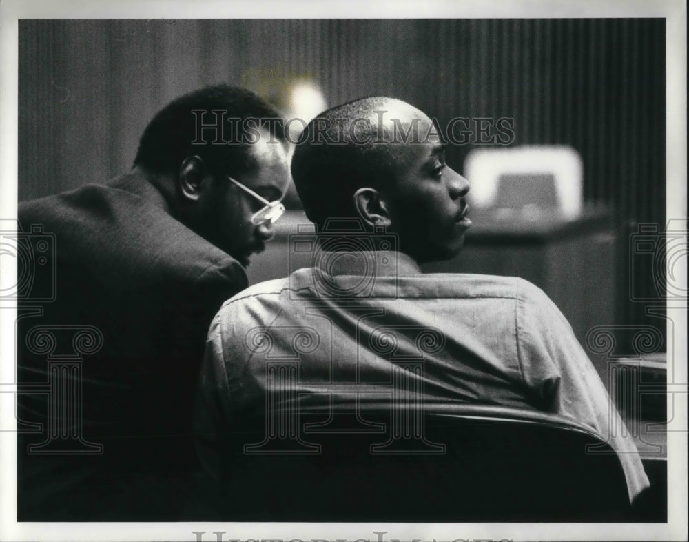 1988 Press Photo Cocaine killer Robert Brown on trial &amp; atty Bernard Redfield- Historic Images