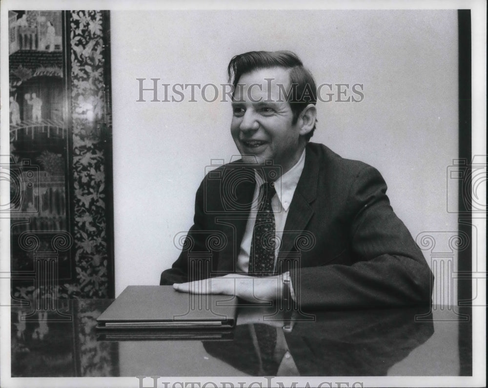 1974 Press Photo William G. Bowen- Historic Images