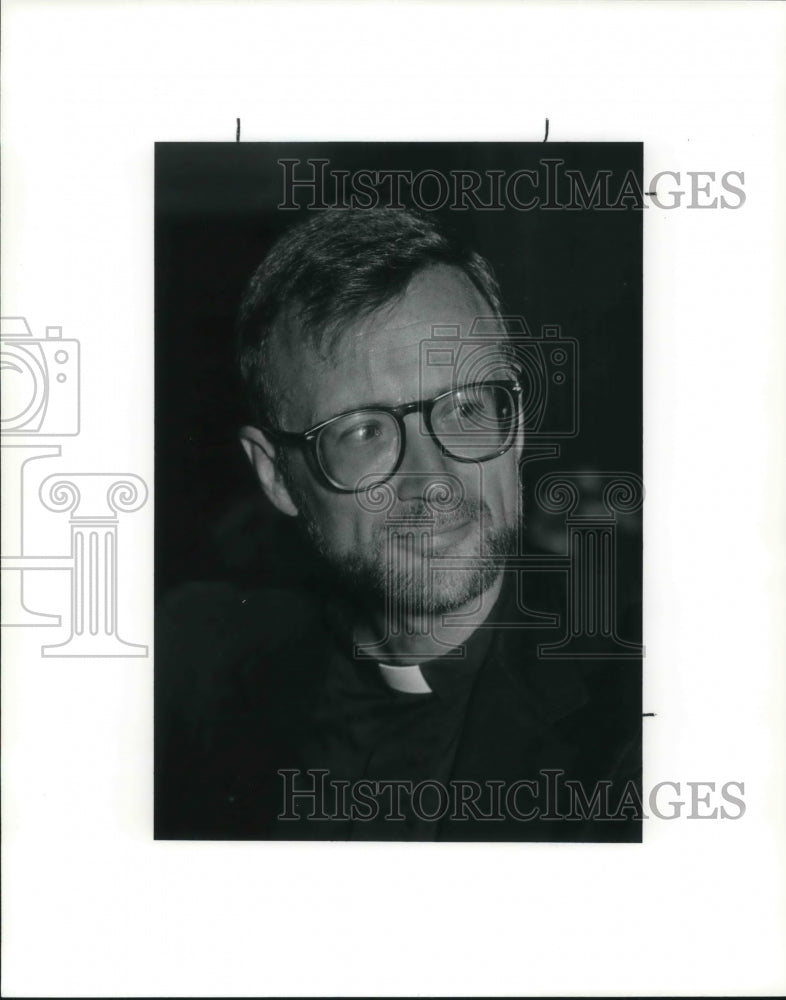 1991 Press Photo Rev. J. Dean Brackley a Jesuit - Historic Images