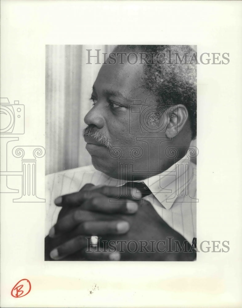 1988 Press Photo James Brown, Airport Certification officer- Historic Images