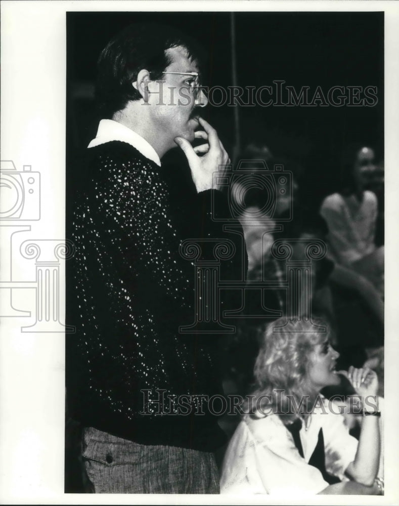 1985 Press Photo Danny Breen and Anna Bloom Listen to Students at Workshop- Historic Images