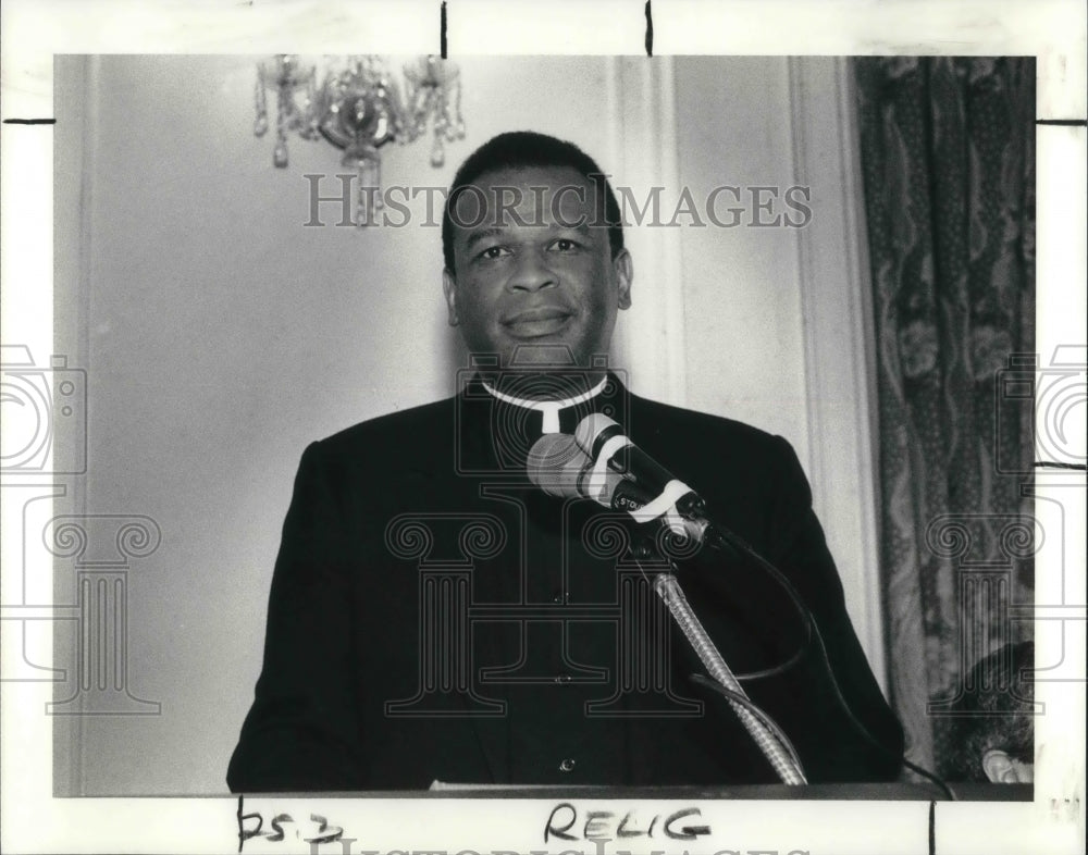 1990 Press Photo Rev. Edward K. Braxton, Speaker First Friday Club - Historic Images