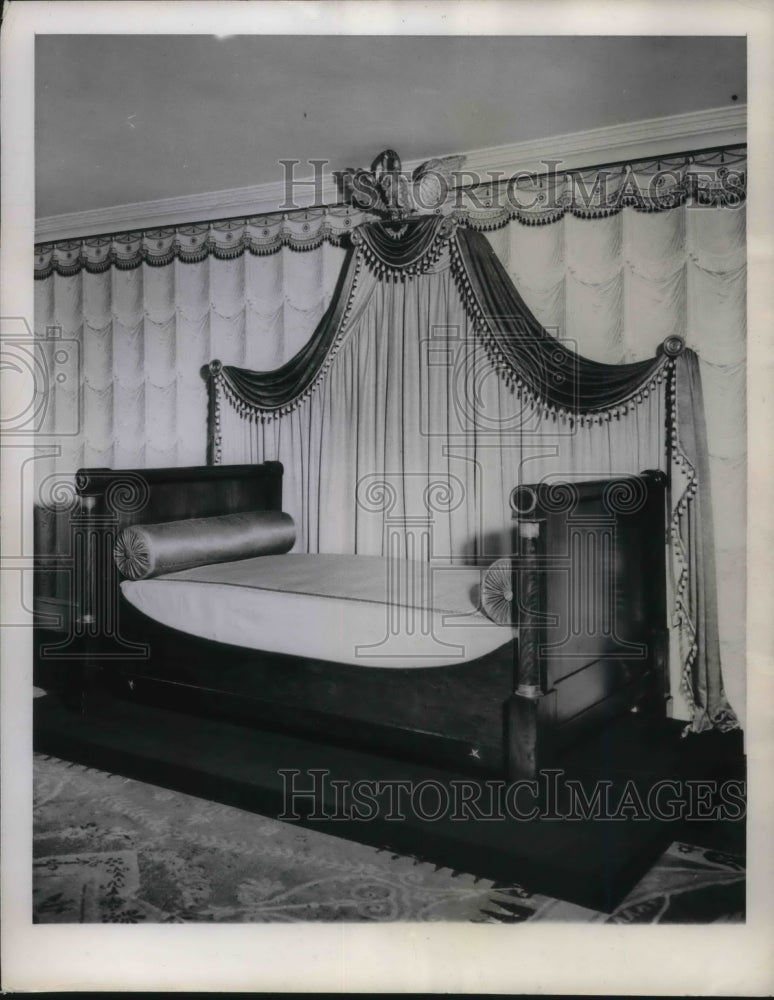 1946 Press Photo The bed in which Emperor Napoleon slept at the Jumel Mansion- Historic Images