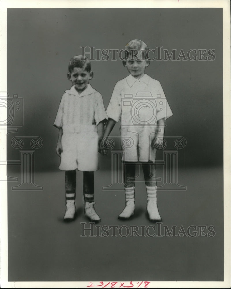 1963 Press Photo Twin businessmen Marshall and Alan Bedol - Historic Images