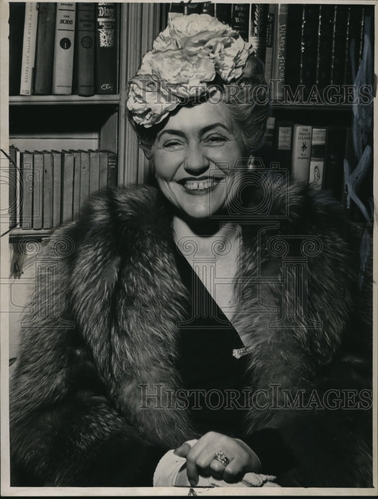 1946 Press Photo Mrs. Fletcher Reed Andrews- Historic Images