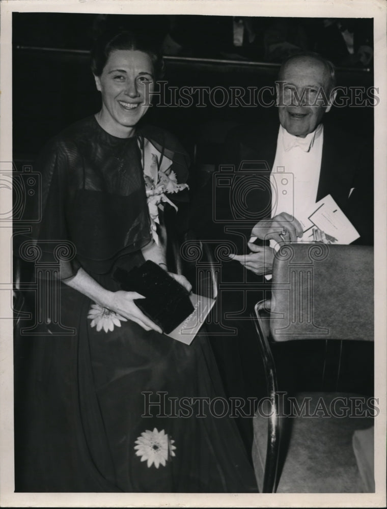 1952 Press Photo Senator And Mrs Robt Buckley
- Historic Images