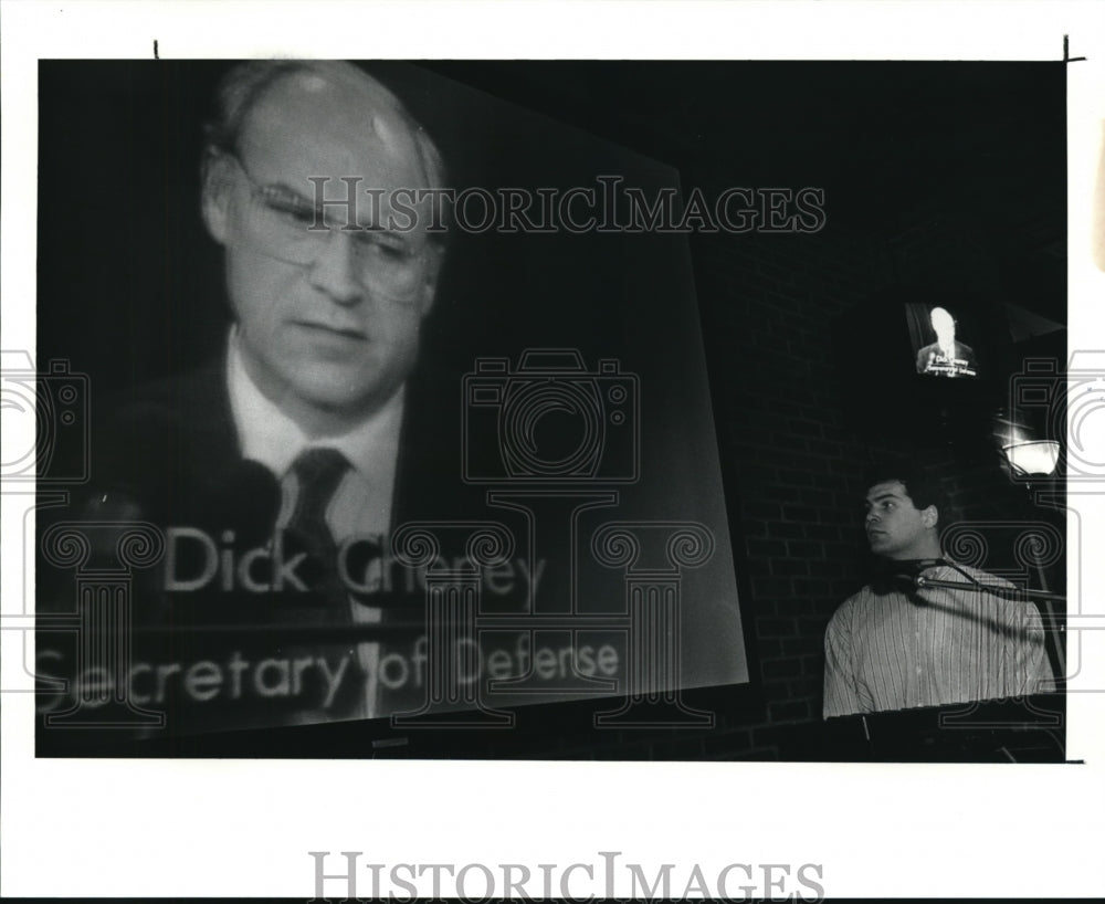 1991 Press Photo Andy Gulla Sidekicks Keyboard Player Listens to Dick Cheney- Historic Images