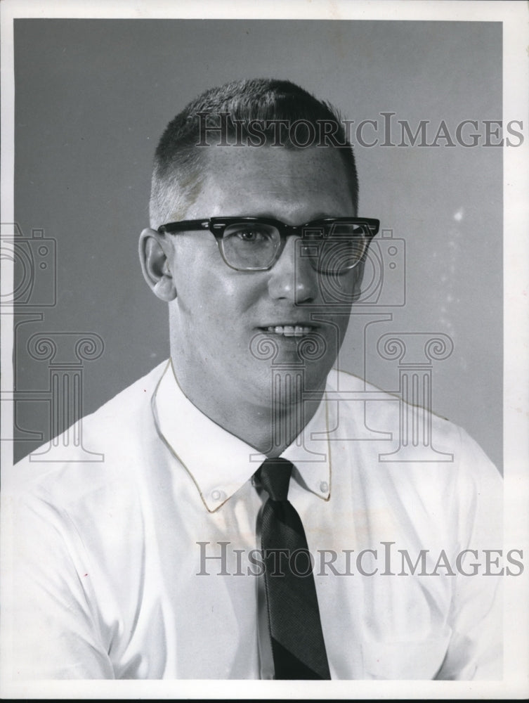 1966 Press Photo Harding Christ PD Sports Writer Reporter- Historic Images