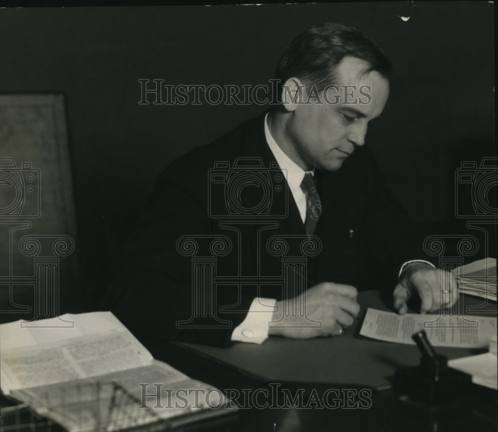 1967 Press Photo Harold H. Buston City Law Director- Historic Images