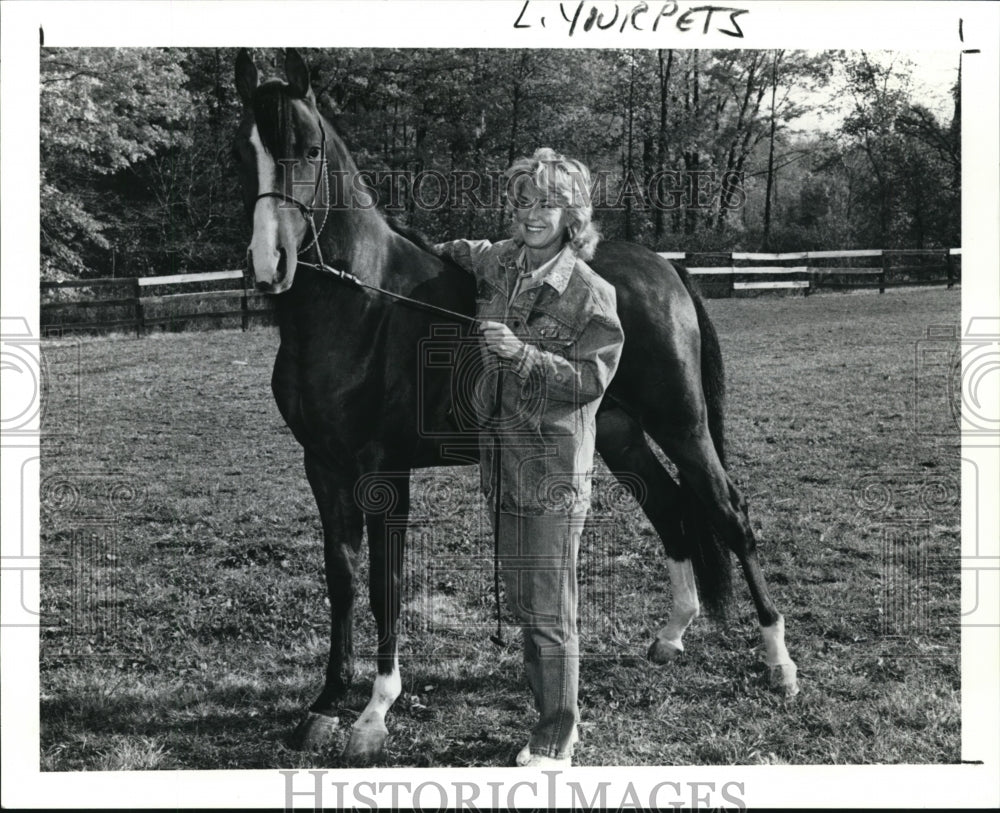 1991 Press Photo Patty Carleton, with National Show Horse Saddlebrook Farm- Historic Images