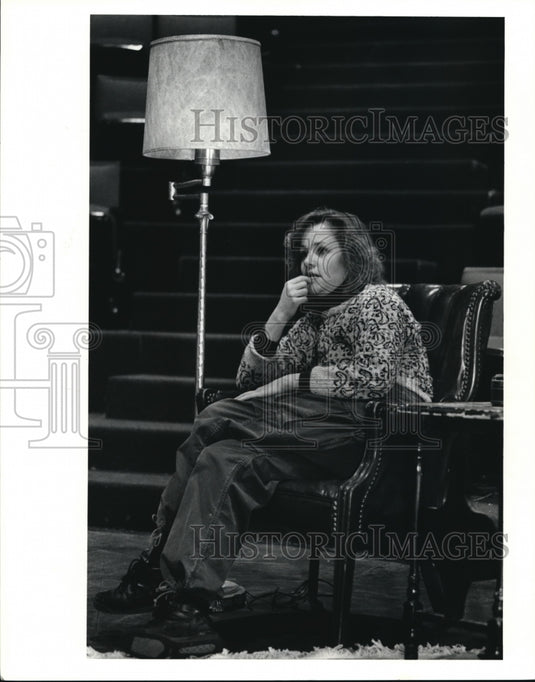 1990 Press Photo Lee Costello Director Of Fefu & Her Friends At Kent State Unive- Historic Images