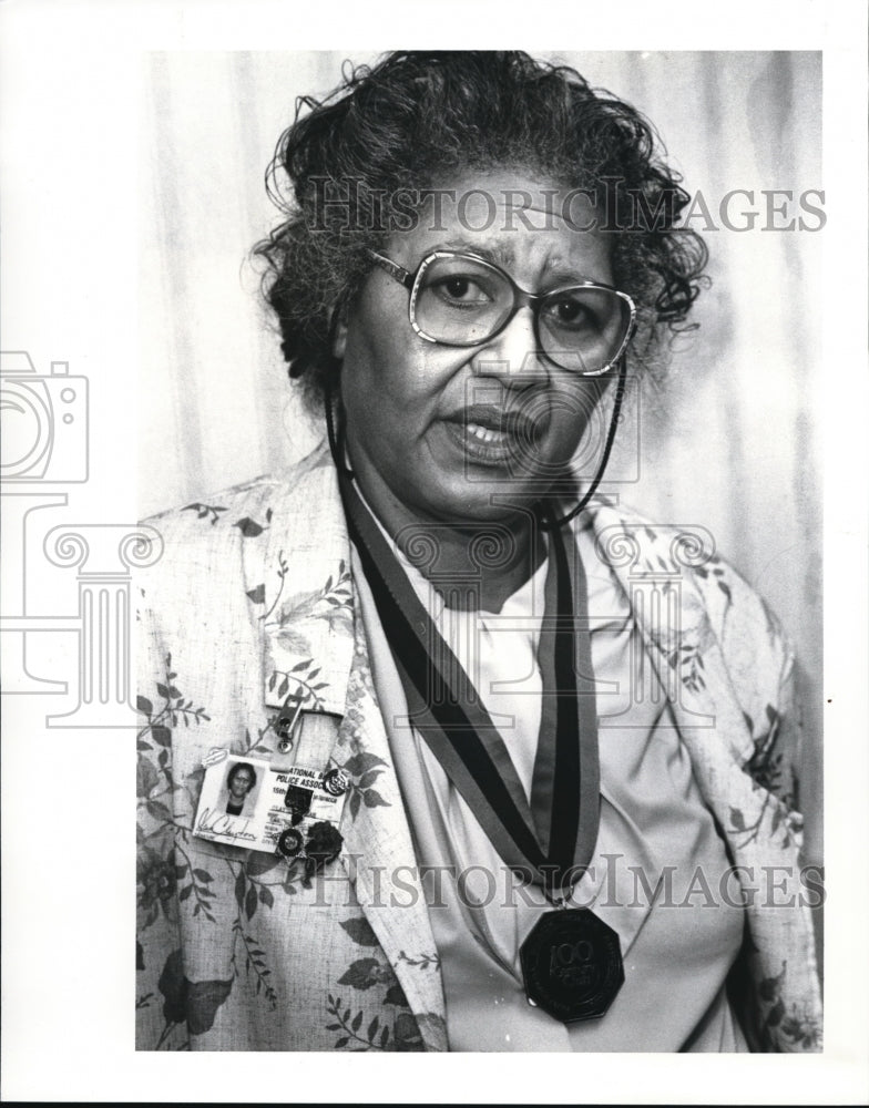 1987 Press Photo Jean Clayton, policewoman awarded for meritorious achievement - Historic Images