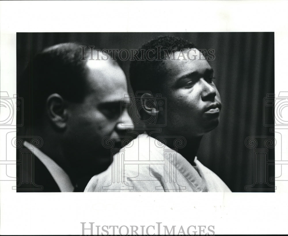 1989 Press Photo Teo Coleman Being Sentenced by Judge to 10-25 Years- Historic Images