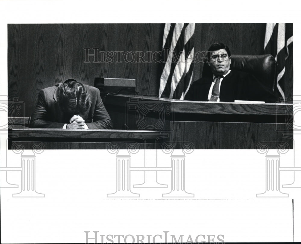 1988 Press Photo Judge John E Corrigan and Timothy Josso on Stand-Murder Trial- Historic Images