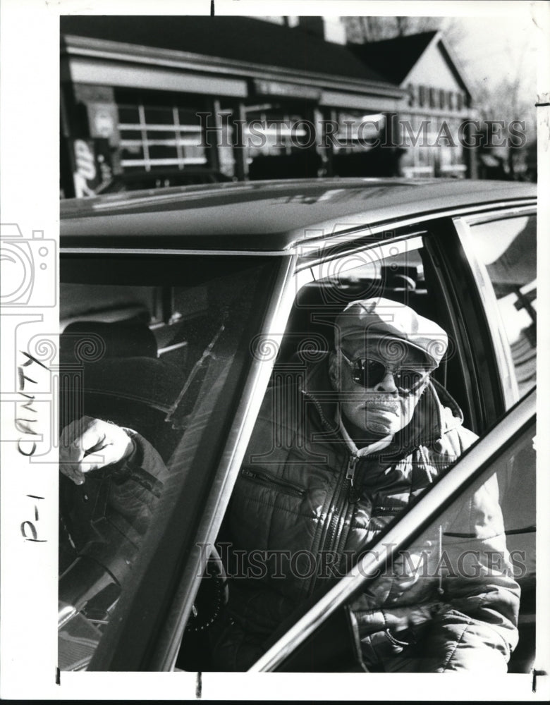 1989 Press Photo Dud Canty of Warren abducted and driven to the Sunoco.- Historic Images