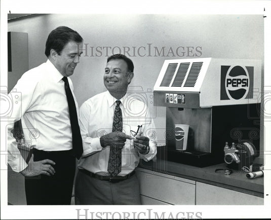 1990 Press Photo Robert Cutting, president and Joseph Shannon, Chairman ABC- Historic Images